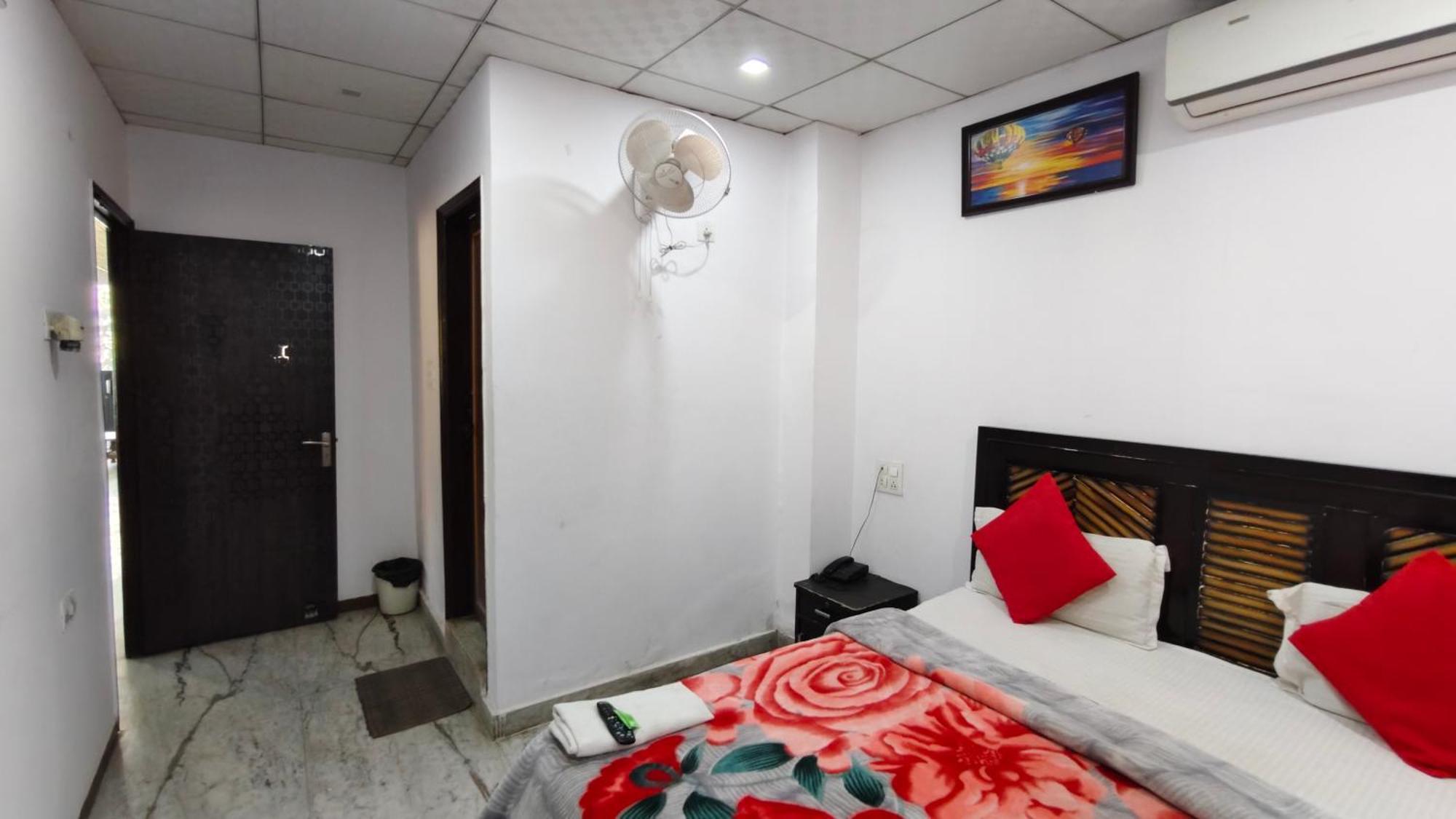 Rajdhani Guest House Faridabad Ngoại thất bức ảnh