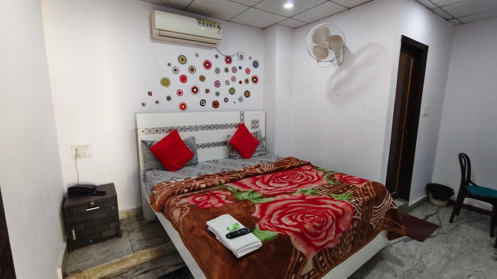 Rajdhani Guest House Faridabad Ngoại thất bức ảnh